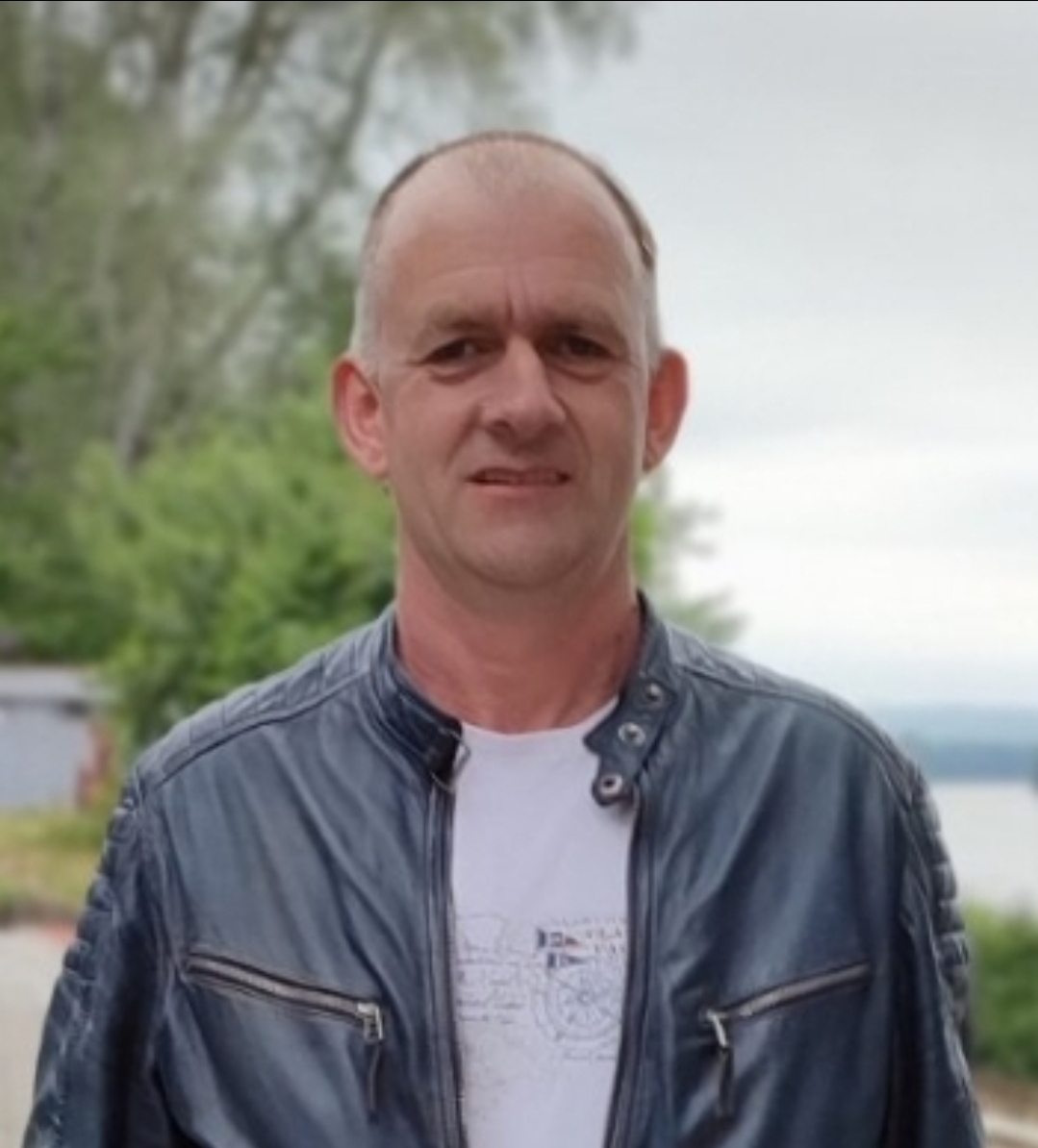 SmartSelect_20250503_000152_Photos